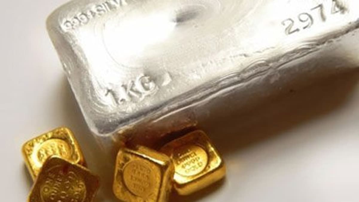 Gold Price Firms as Silver Surges Near $80 on US-Iran Talks