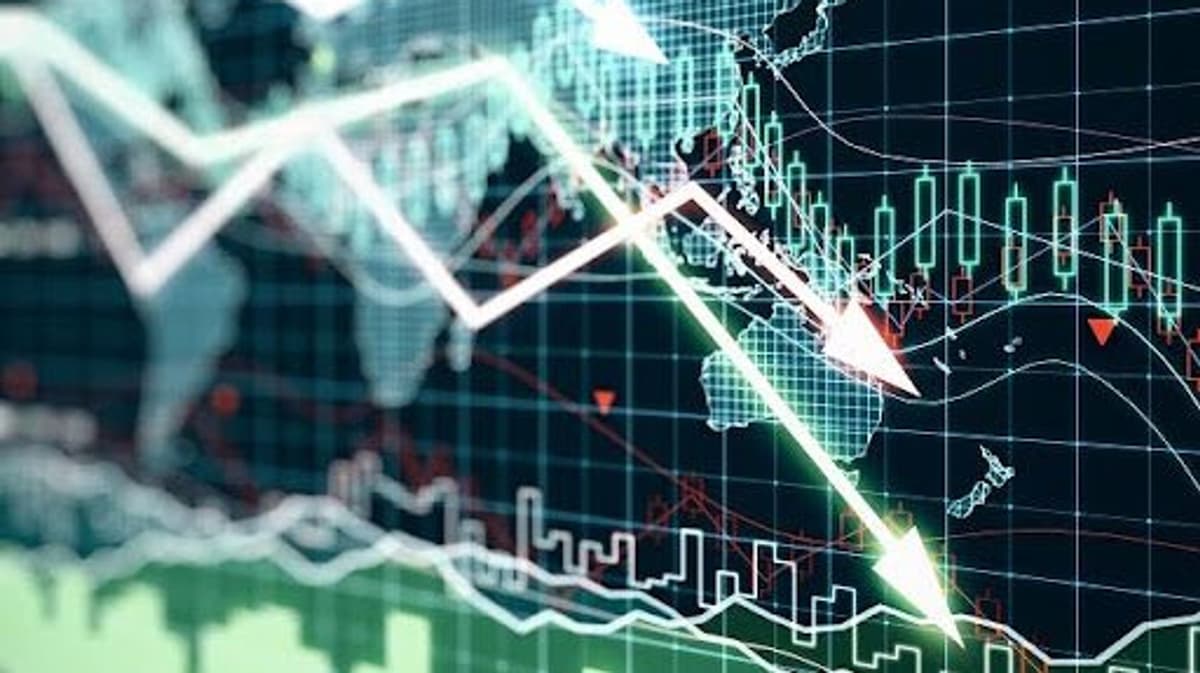 Gold Price Struggles as U.S. Activity Hits 11-Month Low