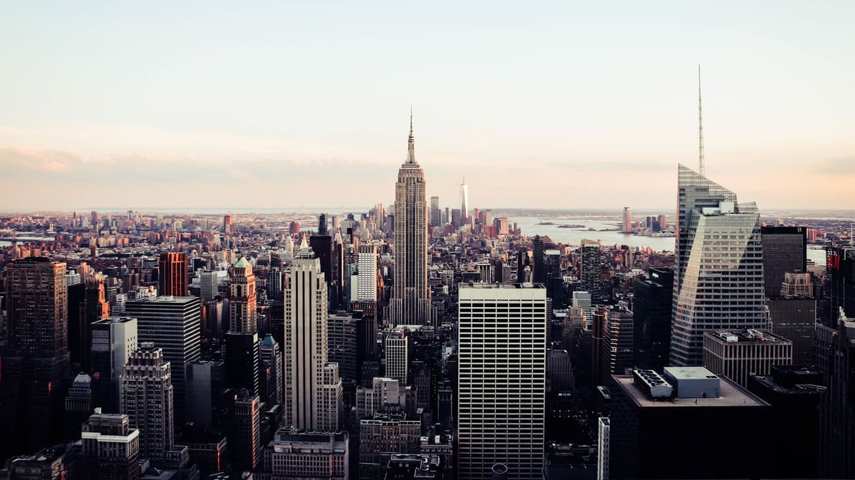 Gold Price Holds Firm Above $4,800 After Empire State Surprise