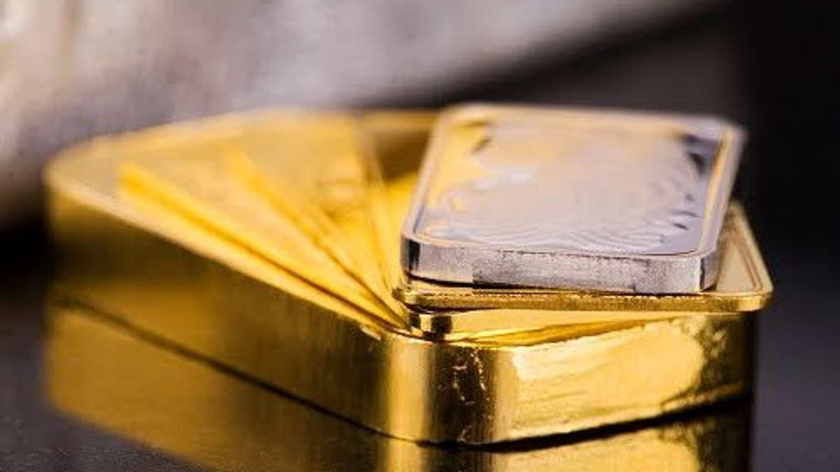 Gold Price Today Holds Firm as Hormuz Risk Lifts Market Volatility